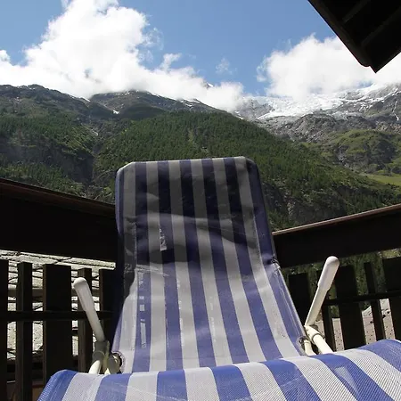 アパート フェリエンヴォヌンゲン ヴァリス ベイ ツェルマット